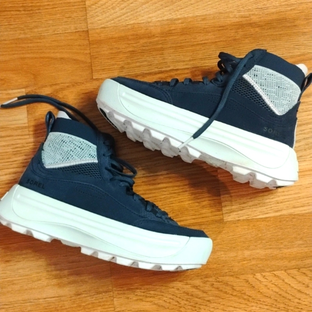 Sorel size 5